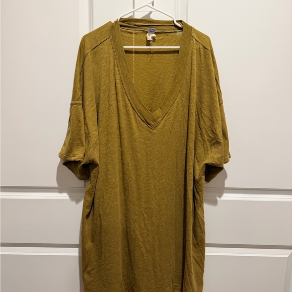 We The Free Oversized V Neck Tunic Tee M Olive Slouchy Top - Picture 3 of 7
